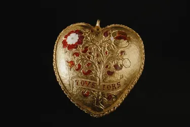 Головна 72 Відкрито рідкісний медальйон Катерини Арагонської: приголомшлива знахідка археологів