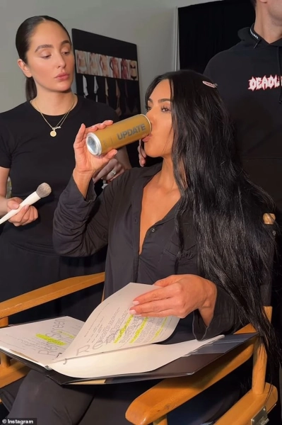 Кім Кардаш'ян випустила енергетик: зірка в огні критики через рекламні фото 18 Кім Кардаш'ян випустила енергетик: зірка в огні критики через рекламні фото 16