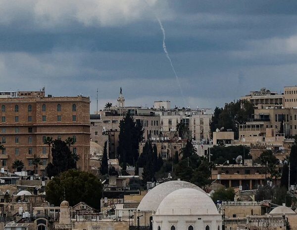 Головна 77 Українці в Дубаї: як скуповують воду та туалетний папір на…