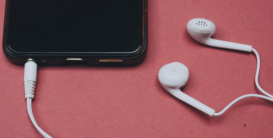 Дротові навушники повертаються: обираємо смартфони із 3.5 мм роз'ємом сьогодні 7
