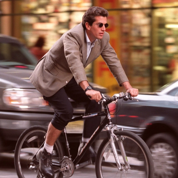 Кеннеді-молодший: як серіальний стиль запанував на вулицях Мангеттена 4