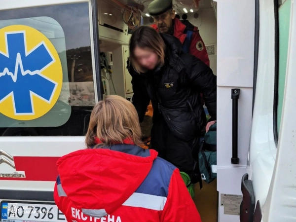 Туристичний екстрим на Чорногорі: двоє мандрівників ледь не замерзли, рятуючись від обмороження 9 Туристичний екстрим на Чорногорі: двоє мандрівників ледь не замерзли, рятуючись від обмороження 7