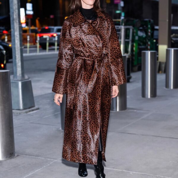 Секрет популярності пальто серед зірок: чому його обирають усі?