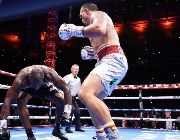 WBC назвав нокаут Усика над Дюбуа найкращим у 2025 році