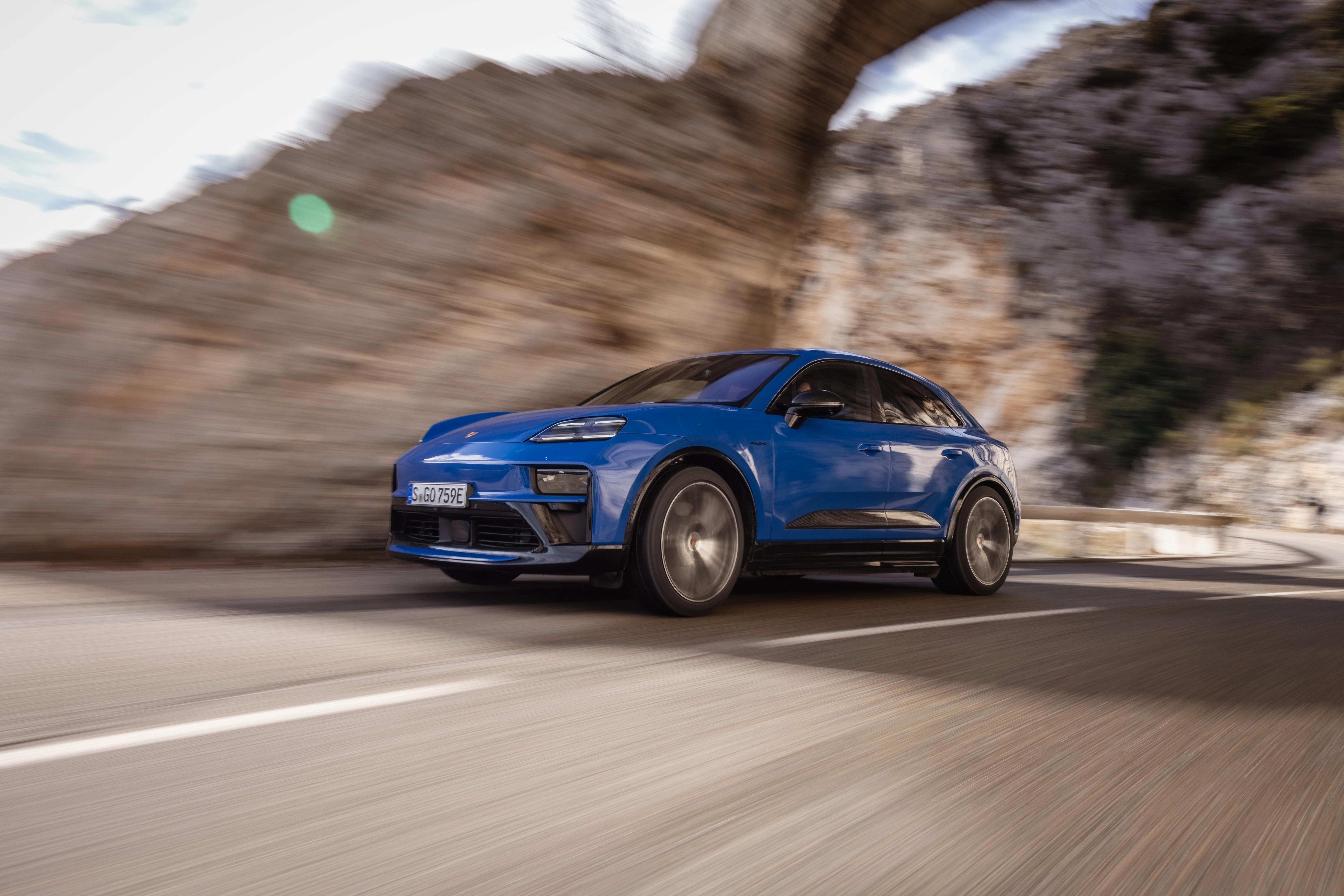 Porsche Macan GTS: Швидкісний електрокар, що вразив редакторку Vogue UA6