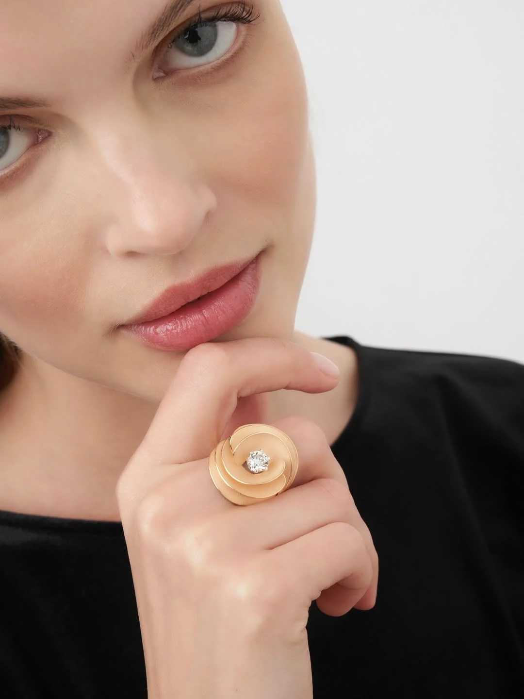 10 вишуканих ювелірних подарунків, що зігріють серце на День Святого Валентина8