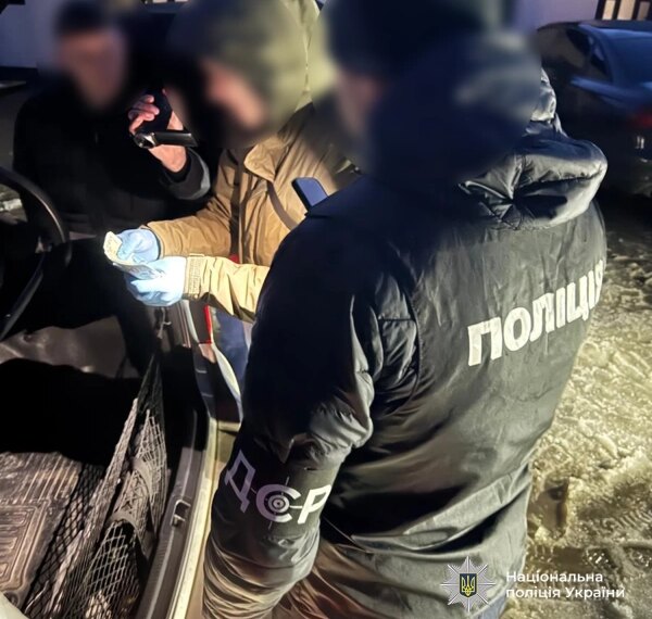 Звільнені від відповідальності: на Волині спіймали на хабарі посадовців ТЦК