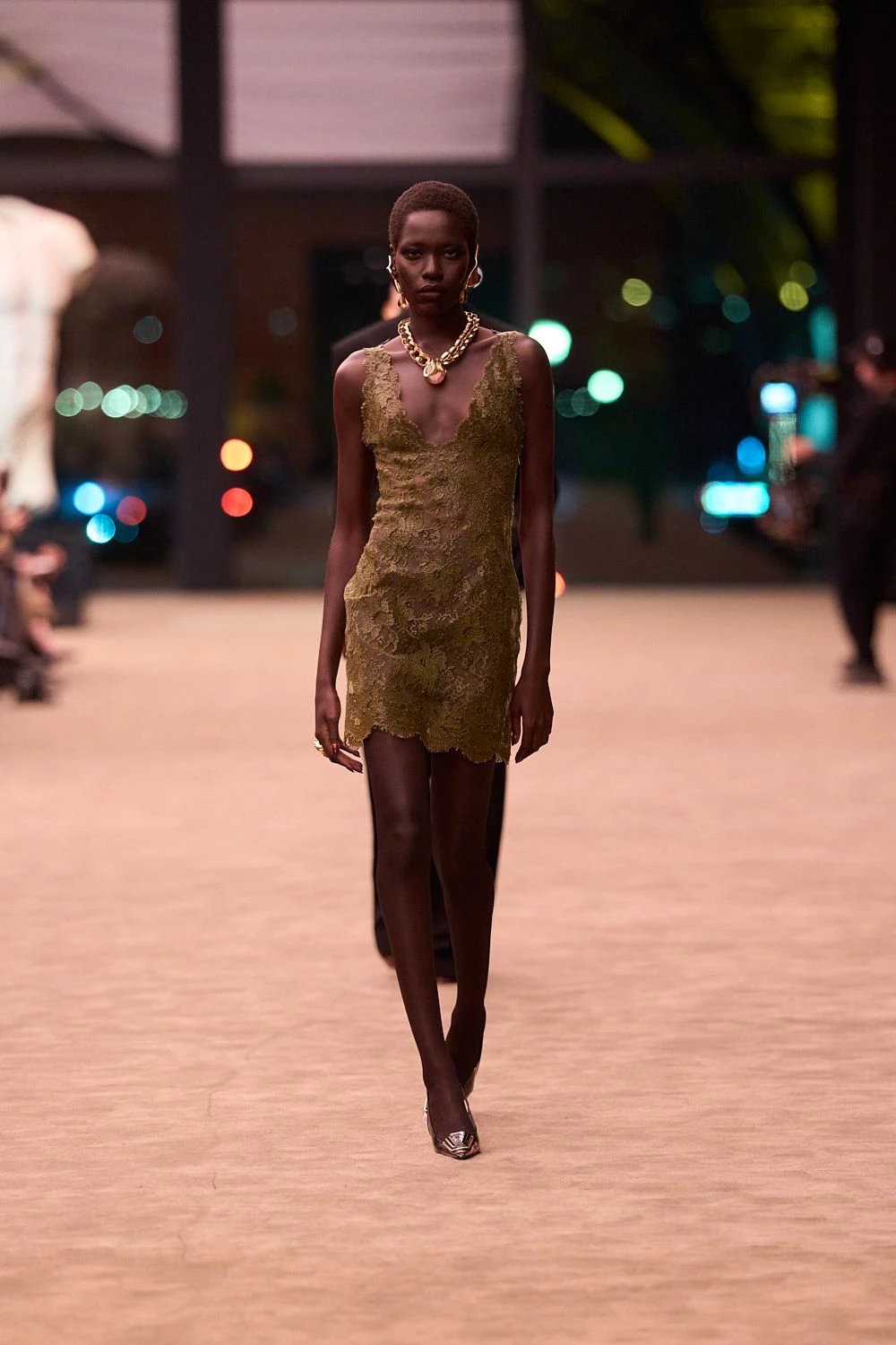 Saint Laurent розкриває сексуальність і строгість у колекції осінь-зима 2026/202711