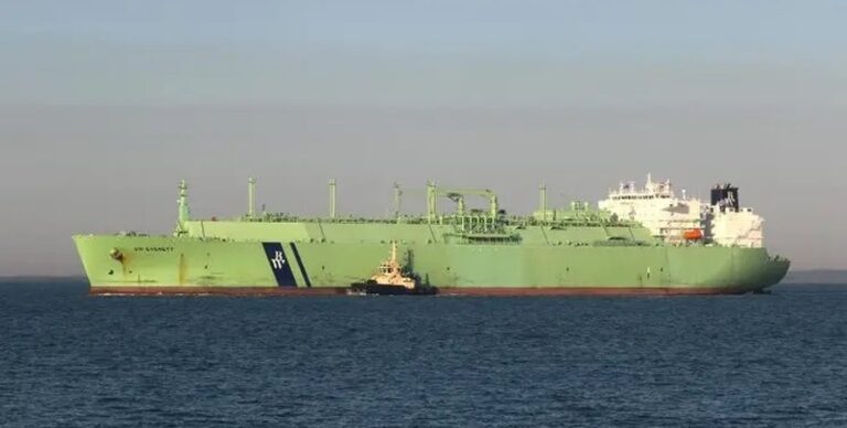 Морські дрони атакували: палає російський танкер у Середземному морі 1 Морські дрони атакували: палає російський танкер у Середземному морі 1