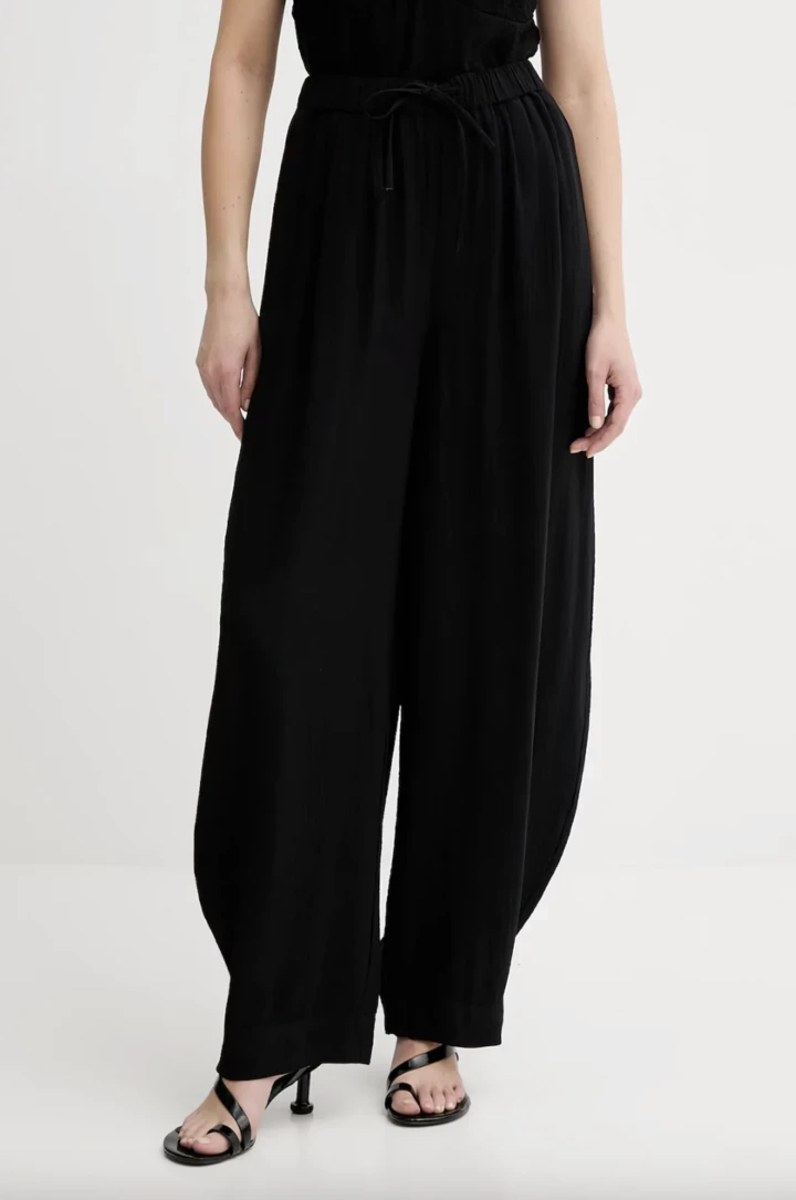 Повітряні силуети та балони: модульні форми 2026 року9