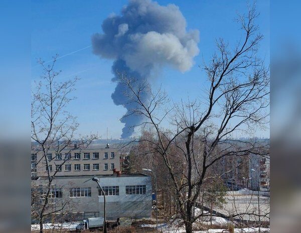 Пожежа охопила НПЗ у Татарстані: потужний вибух налякав Нижньокамськ