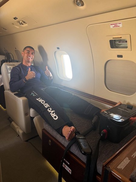 Кріштіану Роналду терміново вивозить свій літак із Саудівської Аравії через небезпеку обстрілів 5