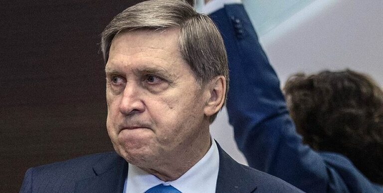 Представник Путіна обматюкав радників Макрона: деталі скандалу за версією FT 1 Представник Путіна обматюкав радників Макрона: деталі скандалу за версією FT 1