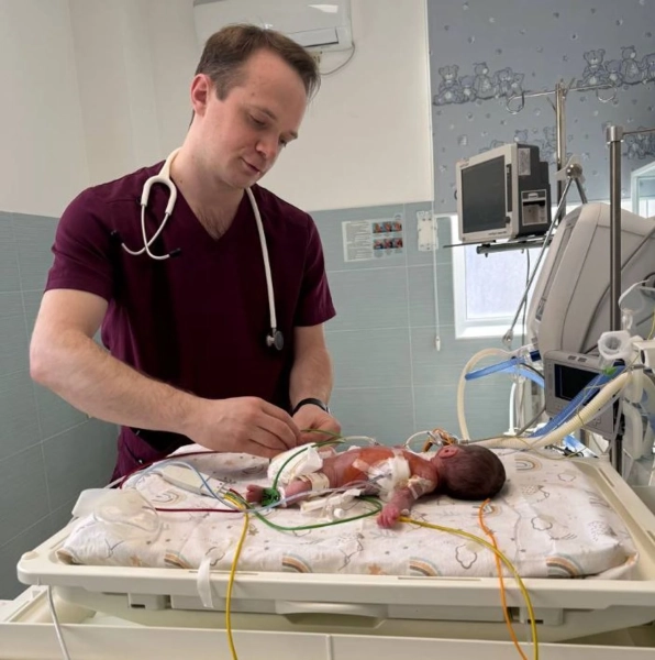 Київські кардіохірурги подарували шанс на життя крихітці вагою менше кілограма 6