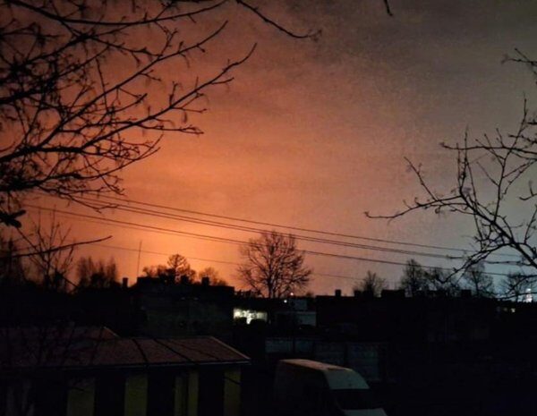 Українські дрони атакували морський порт Усть-Луга: масштабна пожежа на території&hellip;