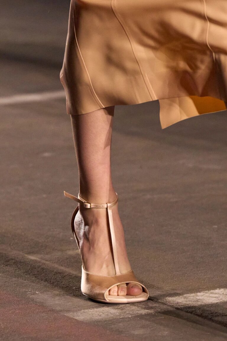 Salome: Міні-босоніжки 90-х запалюють літо 2026 5