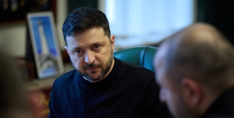 Українська делегація прямує до США: Зеленський оголосив дату переговорів щодо війни з РФ 35 Українська делегація прямує до США: Зеленський оголосив дату переговорів щодо війни з РФ 15