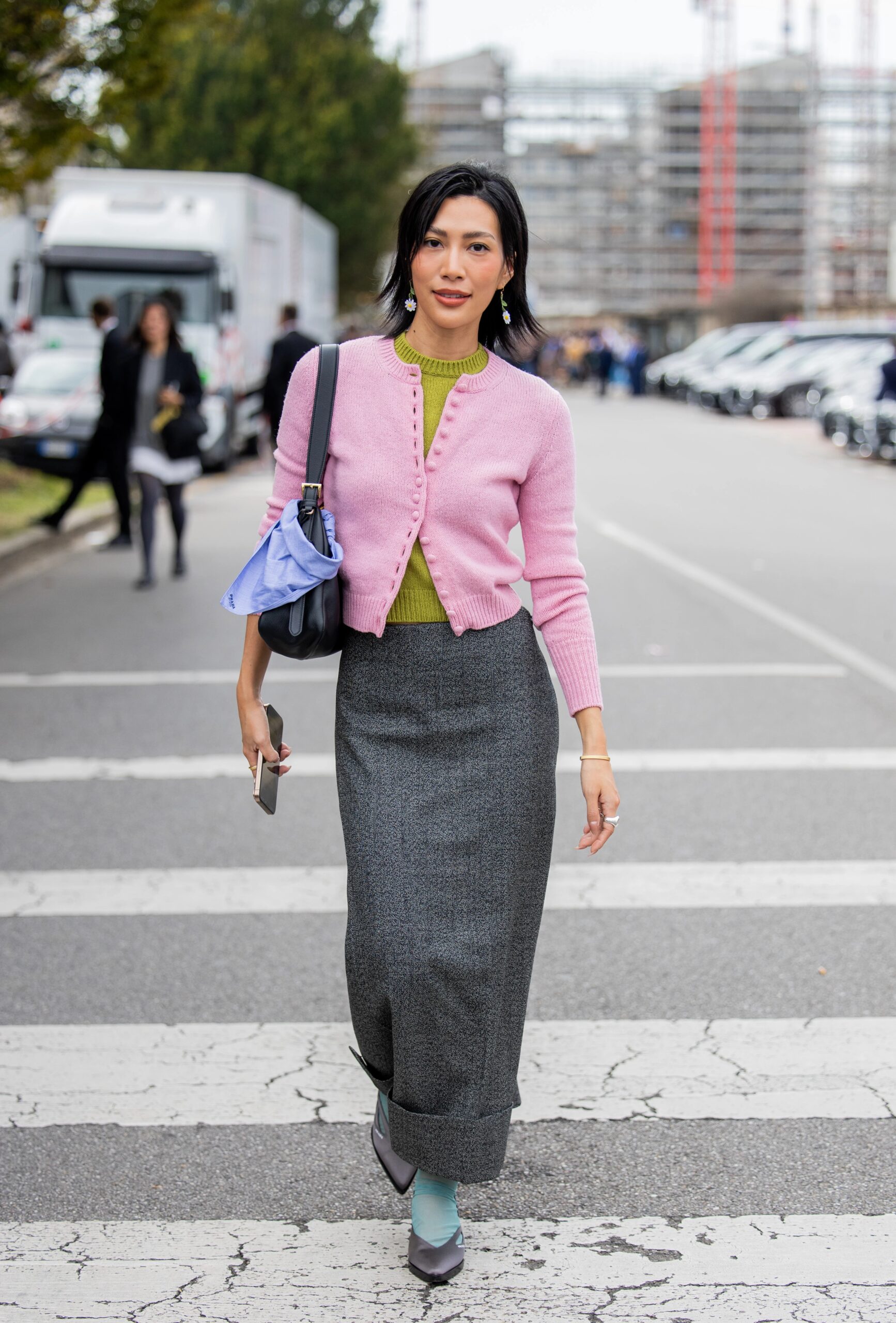 Рожевий кардиган: Весняний хіт, що витісняє бомбери