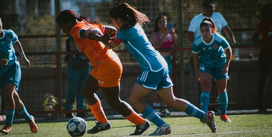 Іранські футболістки знайшли притулок в Австралії: гравець розкрила деталі переїзду 2