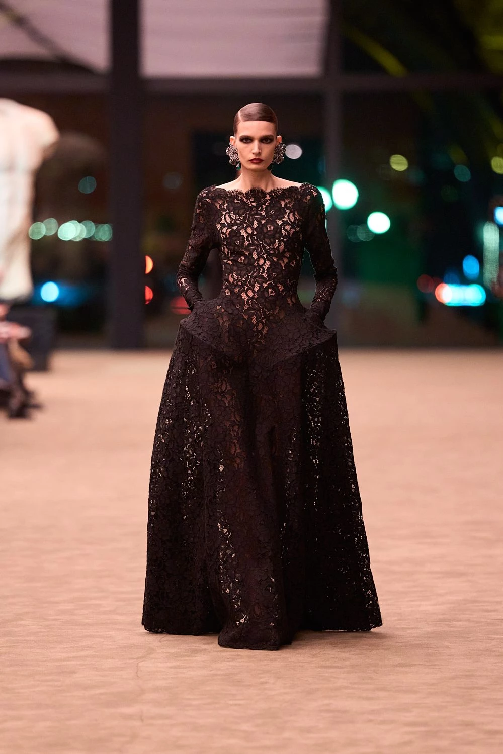 Saint Laurent розкриває сексуальність і строгість у колекції осінь-зима 2026/202710