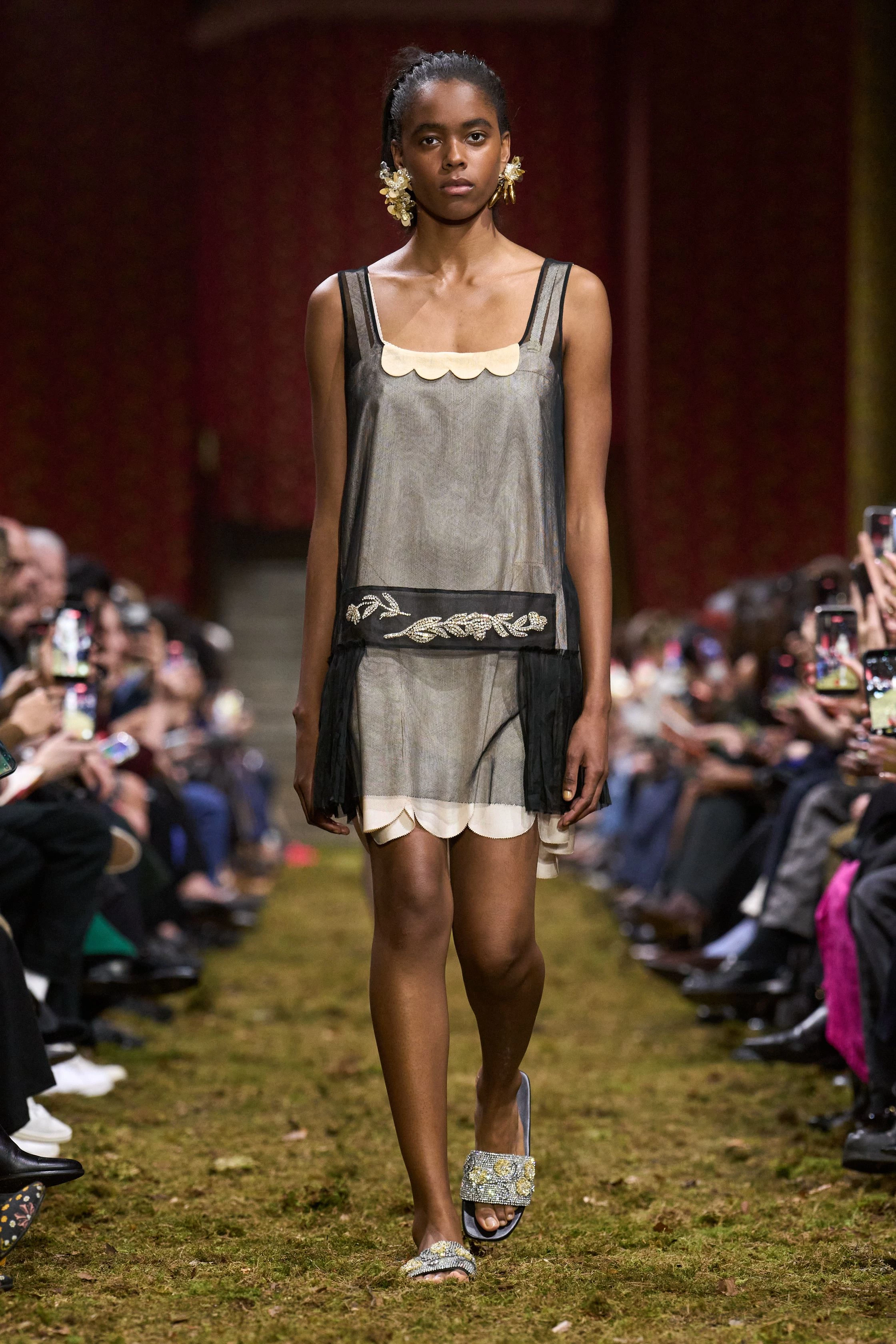 Miu Miu 2026/2027: Міучча Прада розкриває філософію мінімалізму у новій колекції15