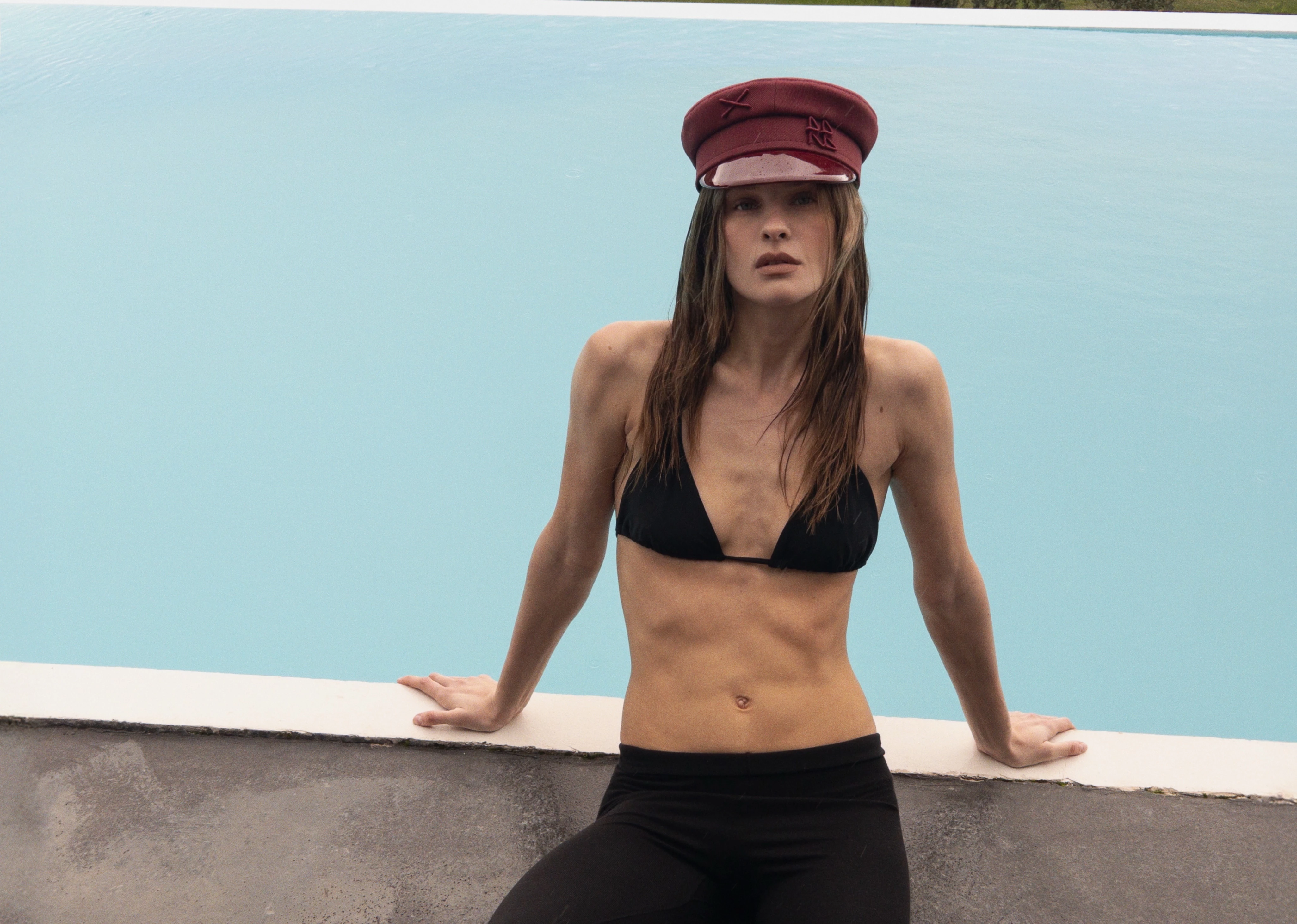 Ruslan Baginskiy трансформував літні листівки у нову захопливу рекламну кампанію4