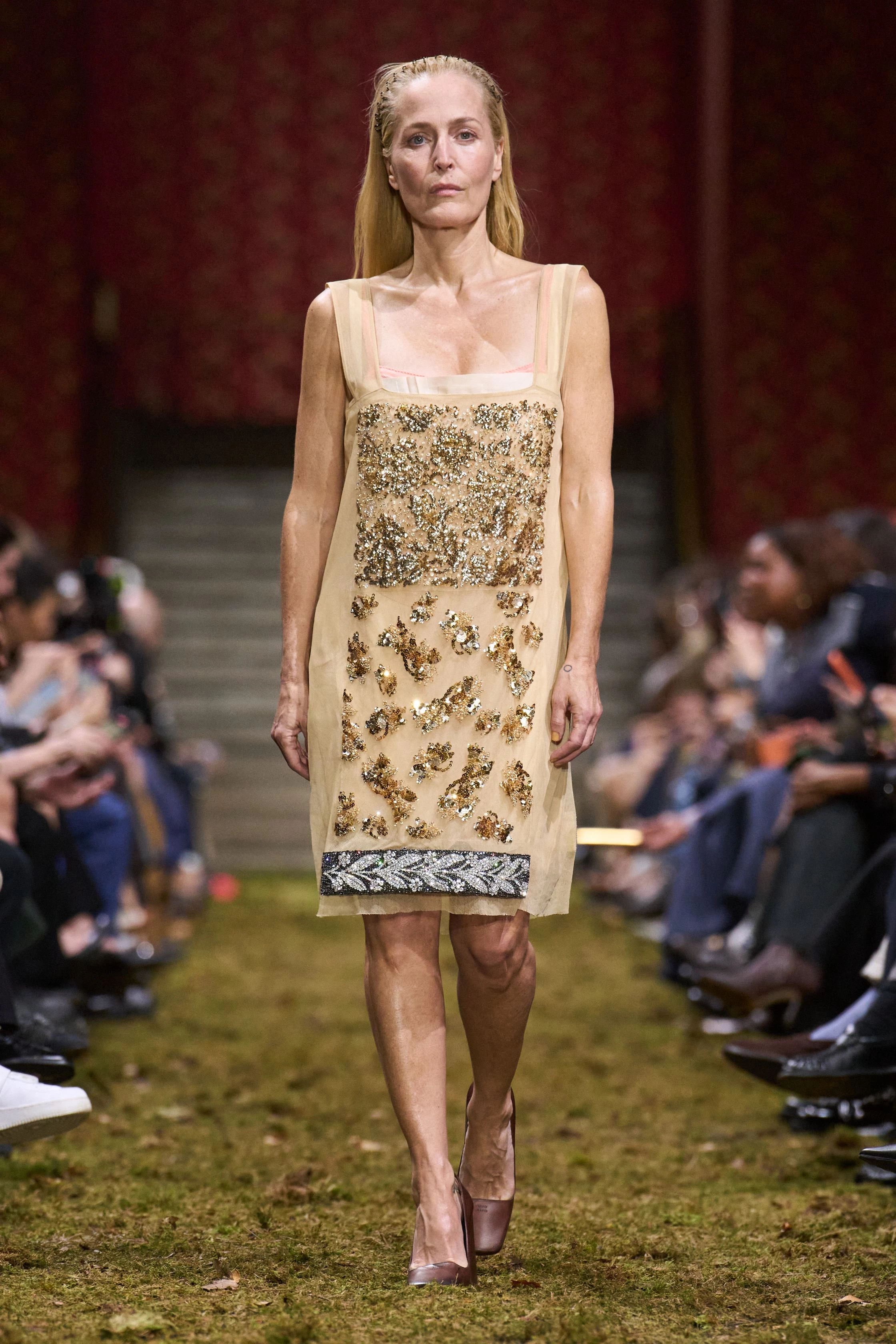 Miu Miu 2026/2027: Міучча Прада розкриває філософію мінімалізму у новій колекції17