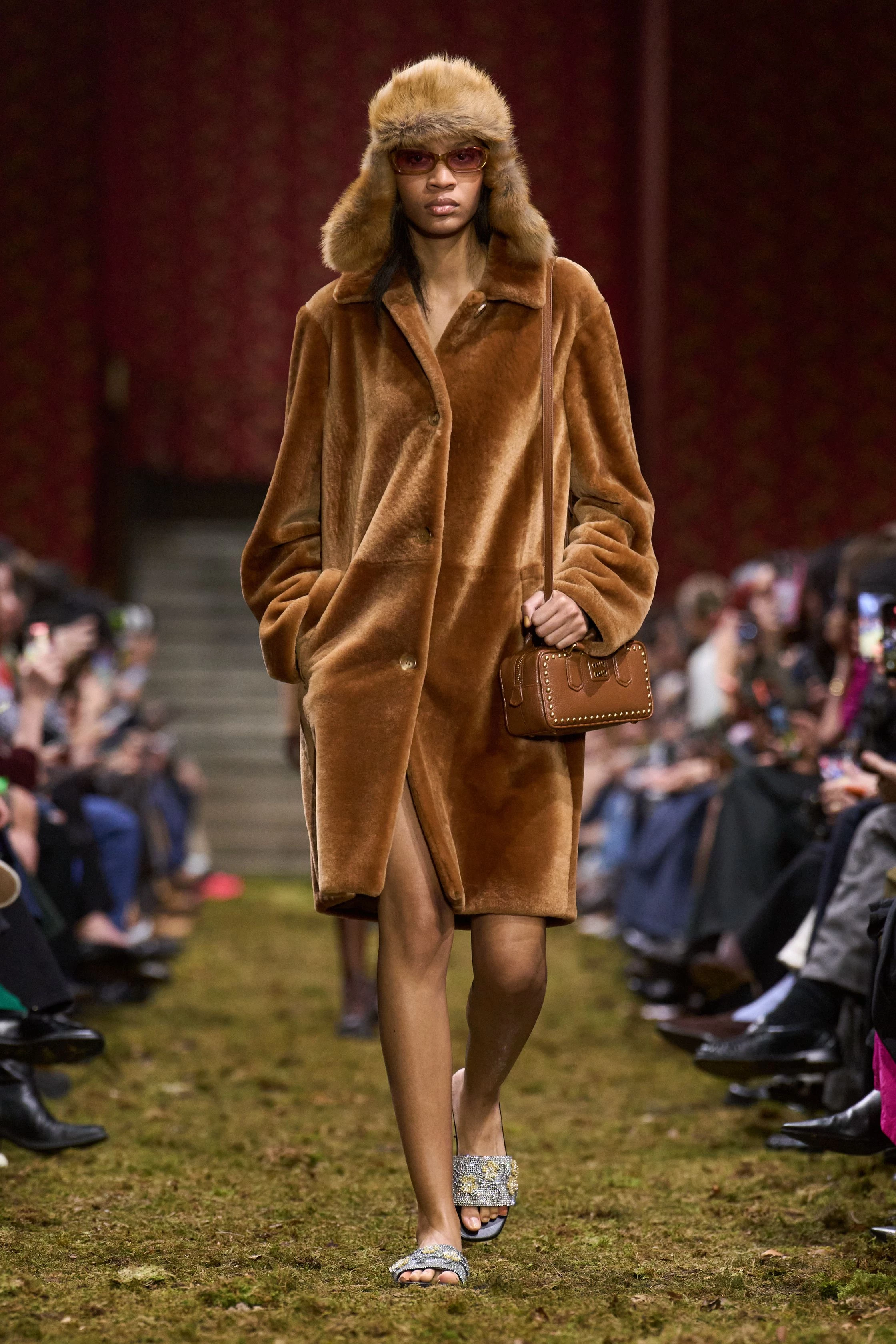 Miu Miu 2026/2027: Міучча Прада розкриває філософію мінімалізму у новій колекції11