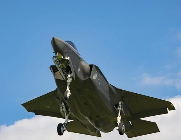 Головна 55 Іран збив американський F-35: екстрене приземлення літака