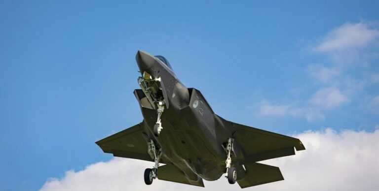 Іран збив американський F-35: екстрене приземлення літака 11 Іран збив американський F-35: екстрене приземлення літака 9