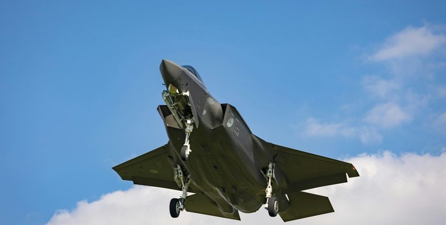 Іран збив американський F-35: екстрене приземлення літака 2