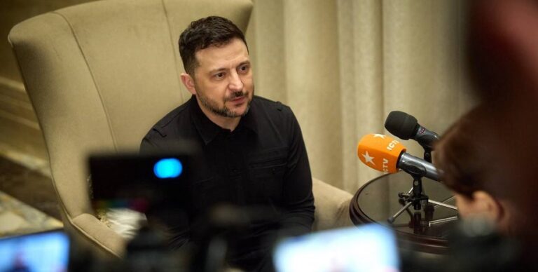 Зеленський: Україна готова до перемовин, але Росія відмовляється від зустрічей у США 17