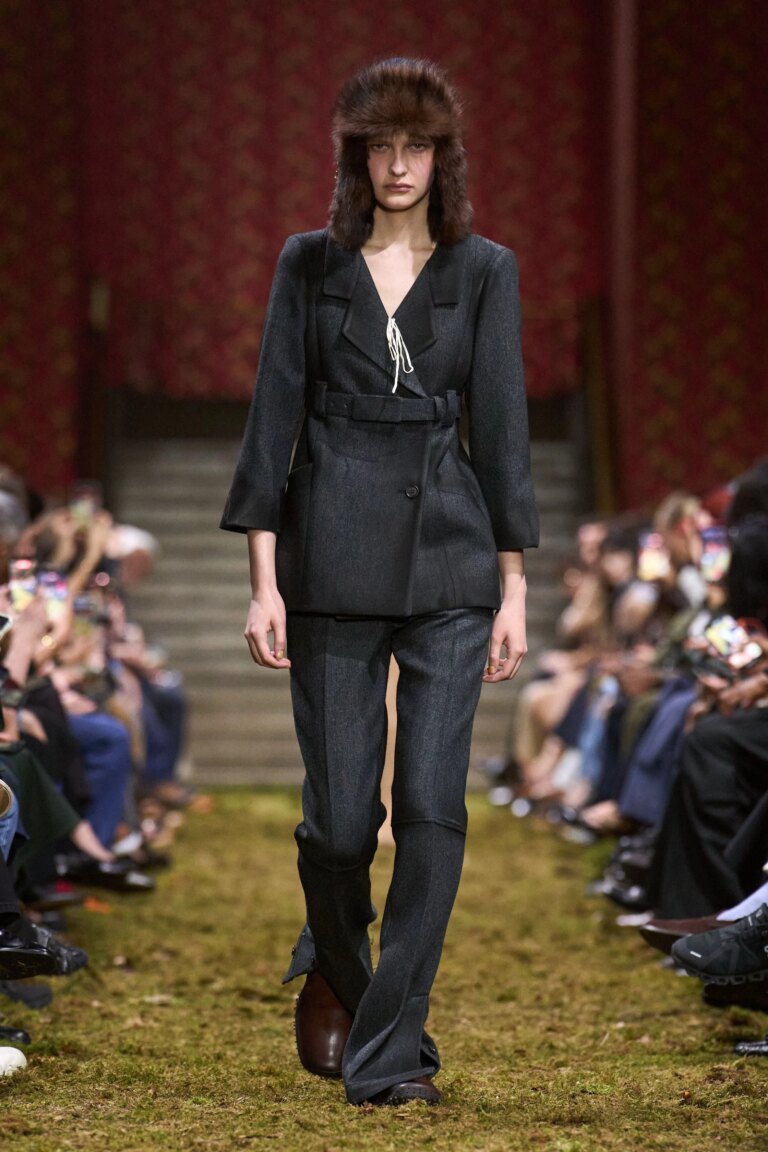 Miu Miu 2026/2027: Міучча Прада розкриває філософію мінімалізму у новій колекції 16