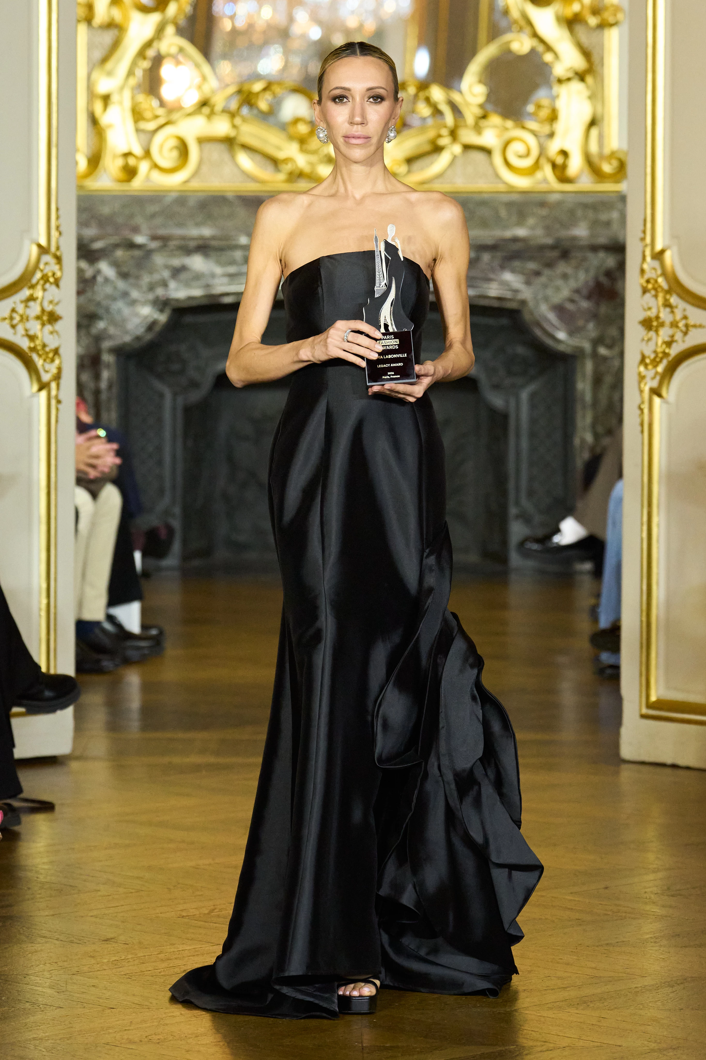 Аня Лабонвілль13