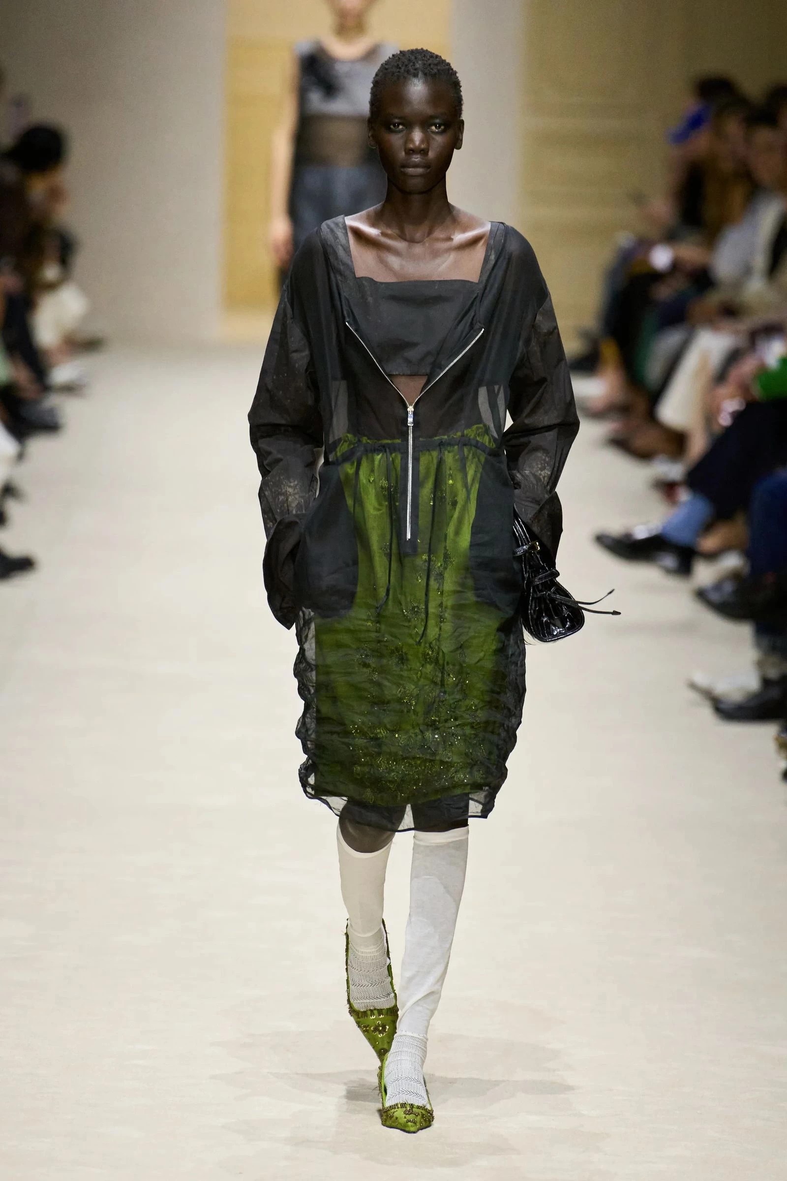 Prada демонструє: 5 способів перетворити гардероб з одних і тих самих речей4