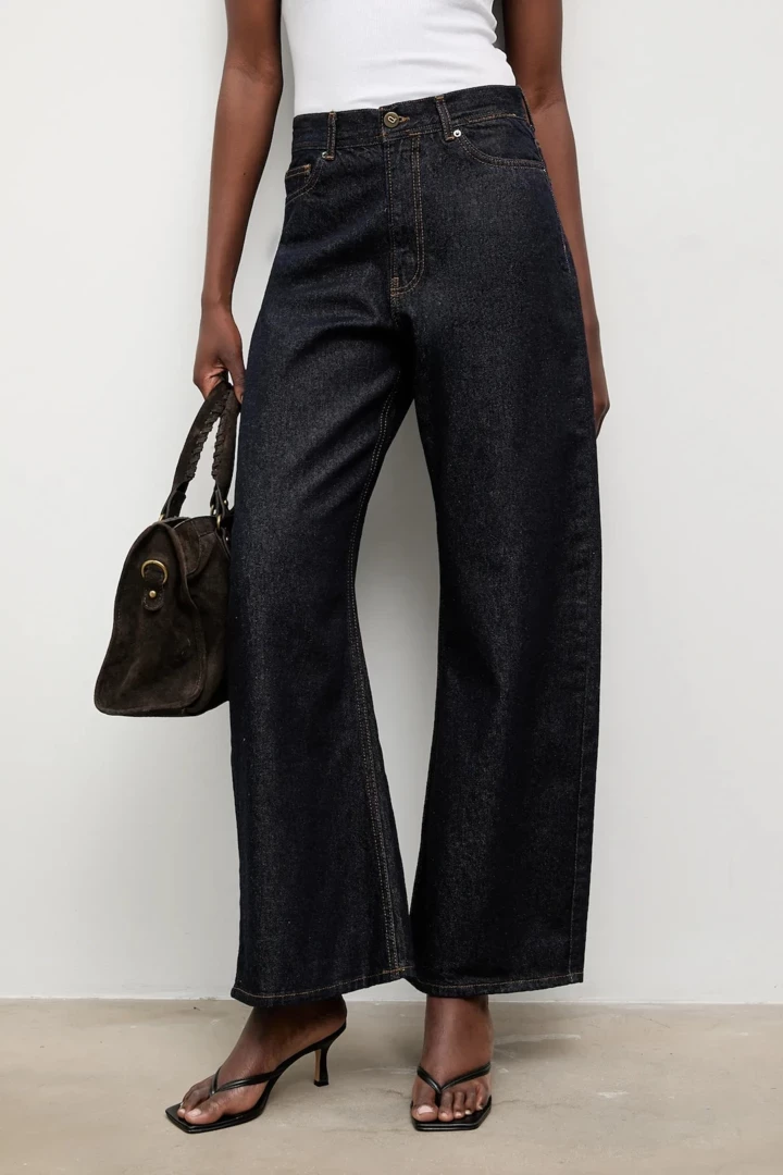 Відкрийте найактуальніші джинси сезону: нову класику вже за крок від вас20