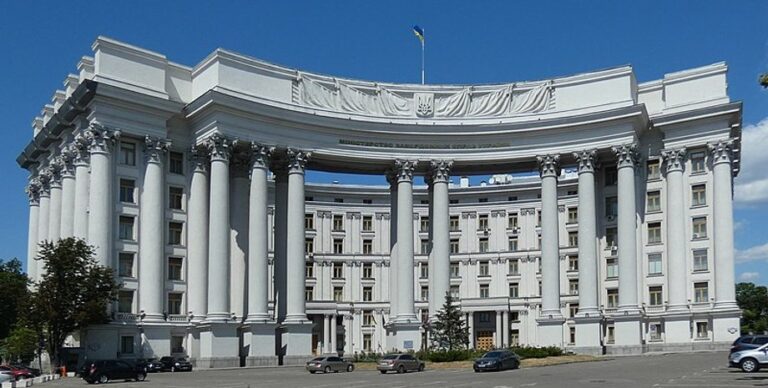 Українців закликають уникати поїздок до Угорщини через викрадення інкасаторів 25 Українців закликають уникати поїздок до Угорщини через викрадення інкасаторів 8