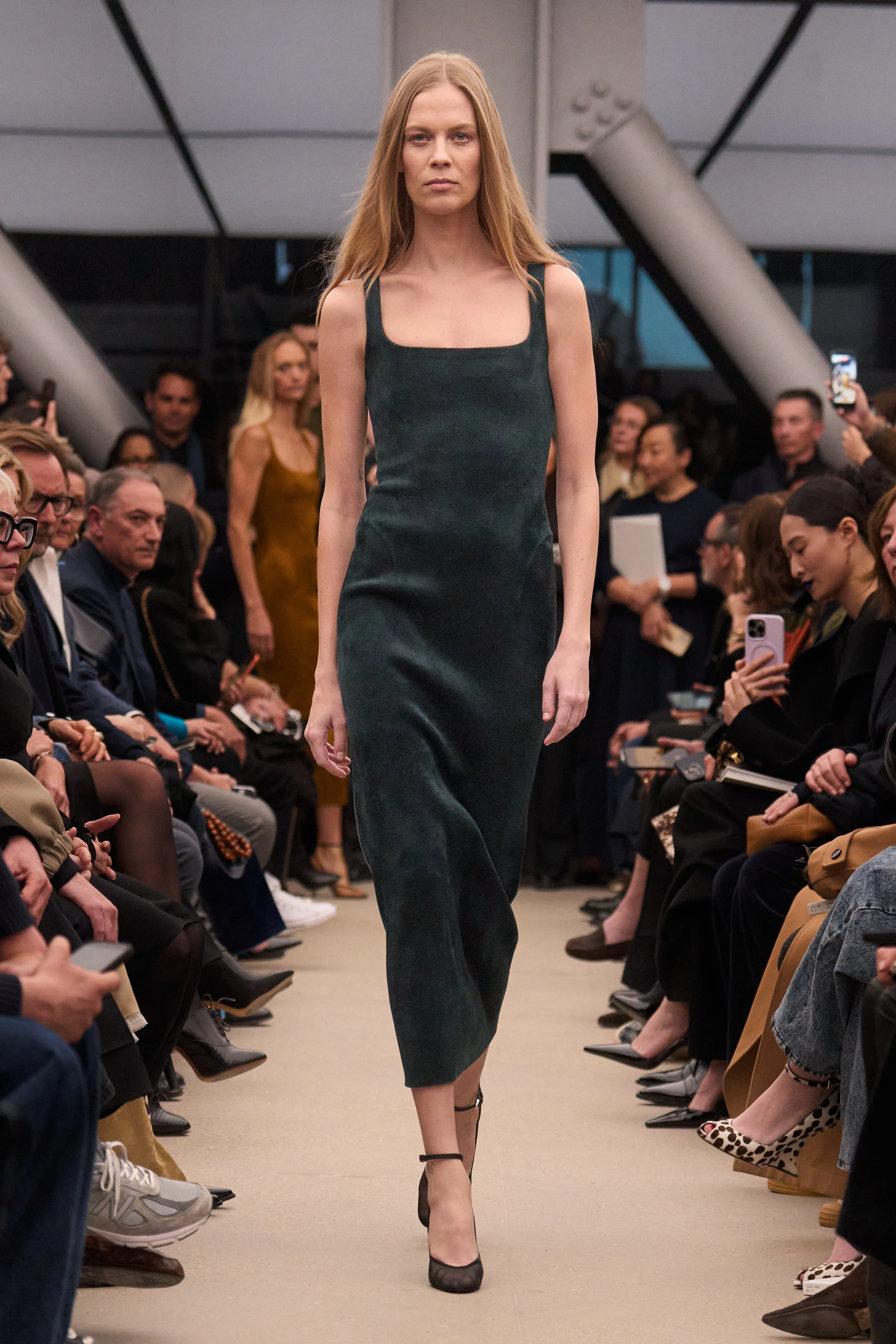 Пітер Мюльє залишає Alaïa: прощальні штрихи дизайнера3