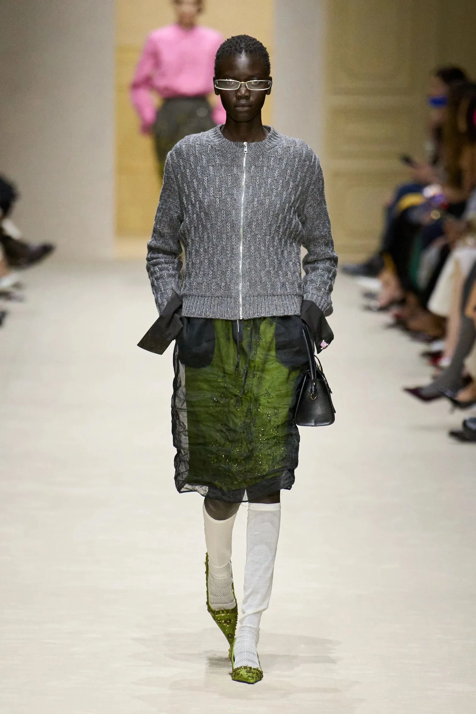 Prada демонструє: 5 способів перетворити гардероб з одних і тих самих речей3