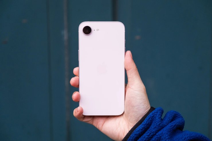 Березень 2026: Обираємо найкращі смартфони від Apple, Samsung та інших лідерів ринку 8