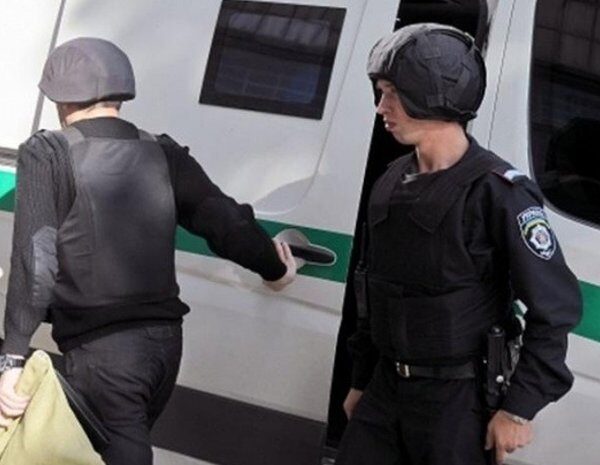 Україна звинувачує Угорщину у державному тероризмі після викрадення співробітників Ощадбанку