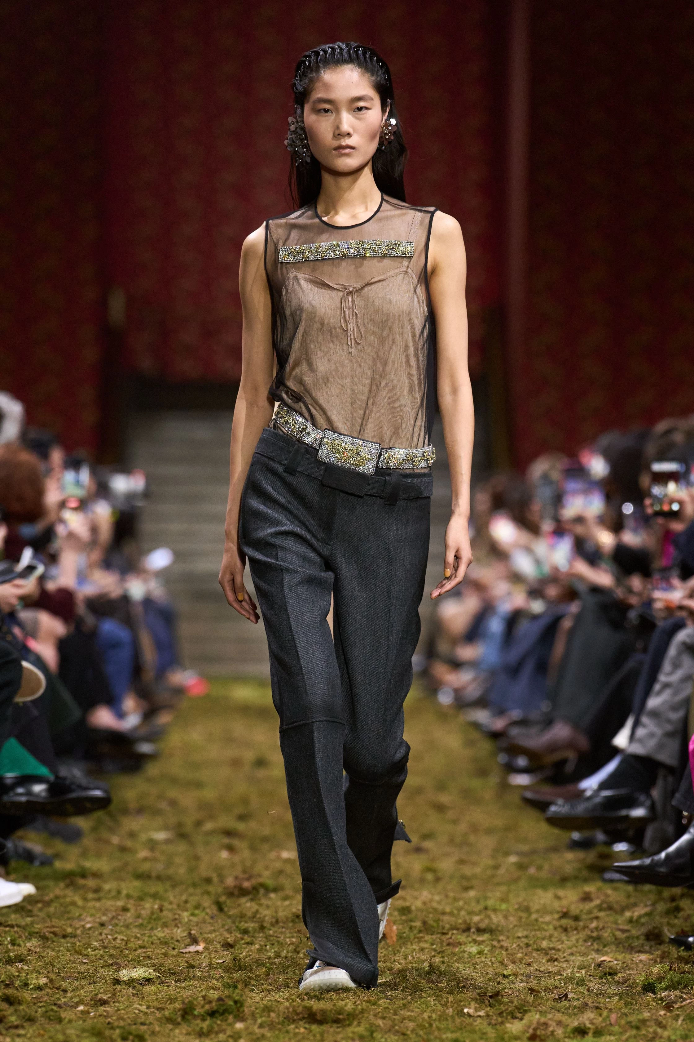 Miu Miu 2026/2027: Міучча Прада розкриває філософію мінімалізму у новій колекції13