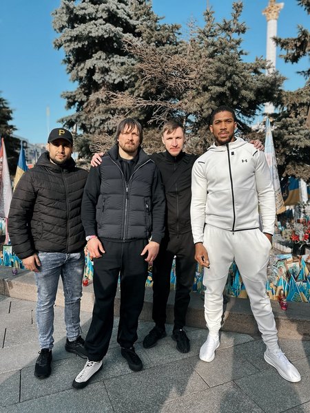 Усик розкрив неочікувану причину, чому міг залишити бокс заради захисту України 6