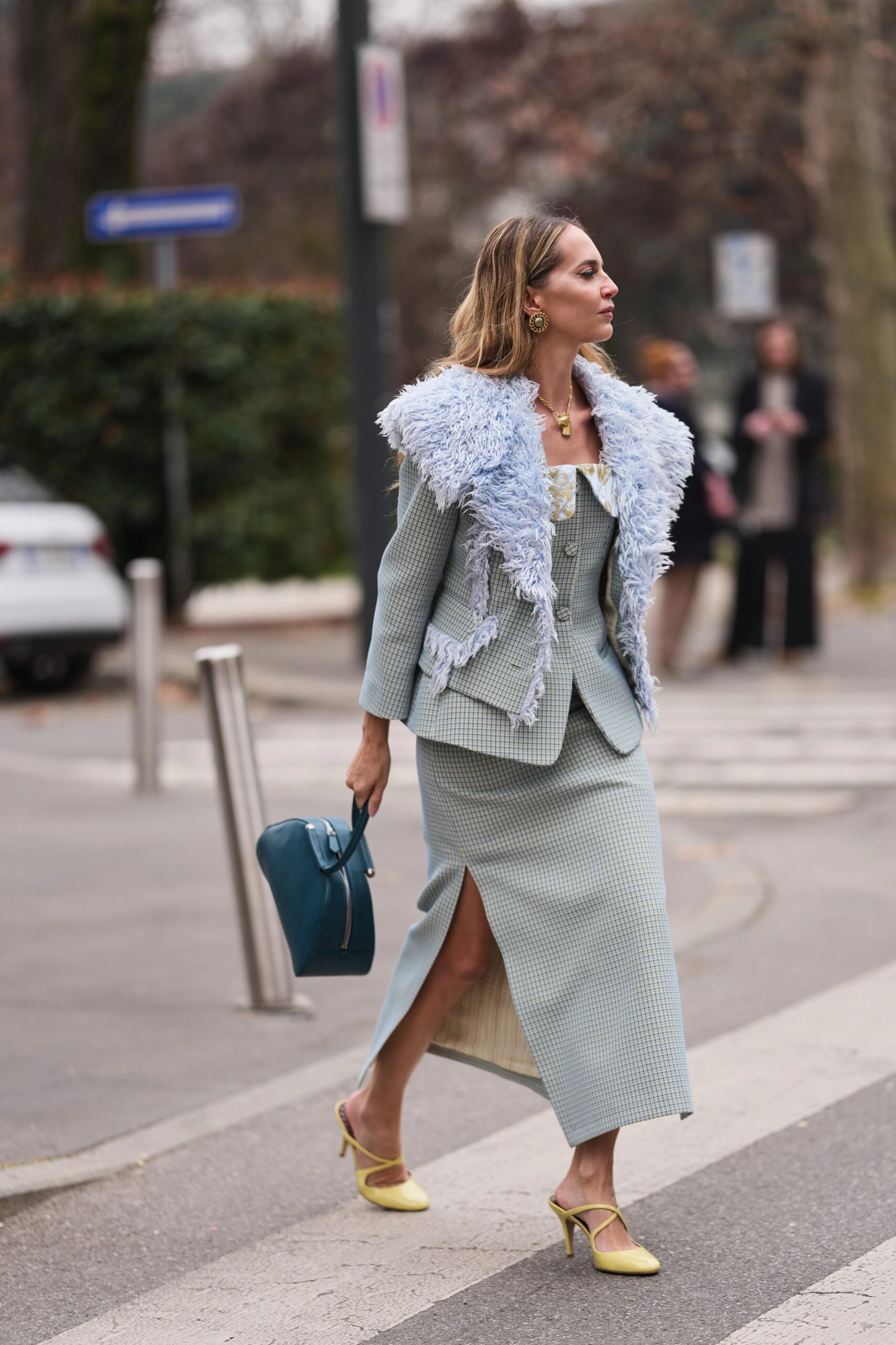 Додай яскравості: обирай жовте взуття для сезону усмішок