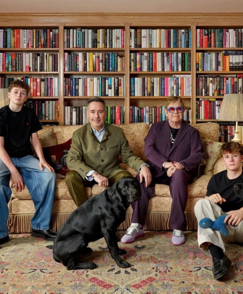 Елтон Джон представив родинний портрет: знамените подружжя з синами відтепер у Національній галереї Лондона 2