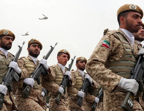 Головна 63 Іран готується до війни: понад мільйон військових мобілізовано для можливої…