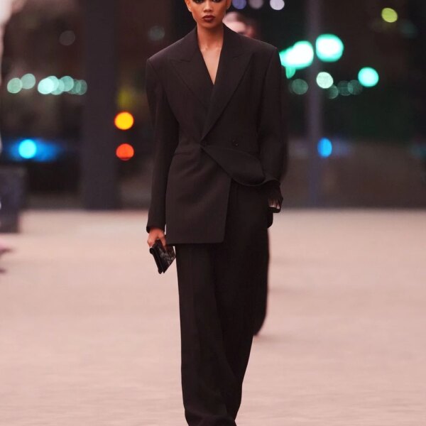Saint Laurent розкриває сексуальність і строгість у колекції осінь-зима 2026/2027