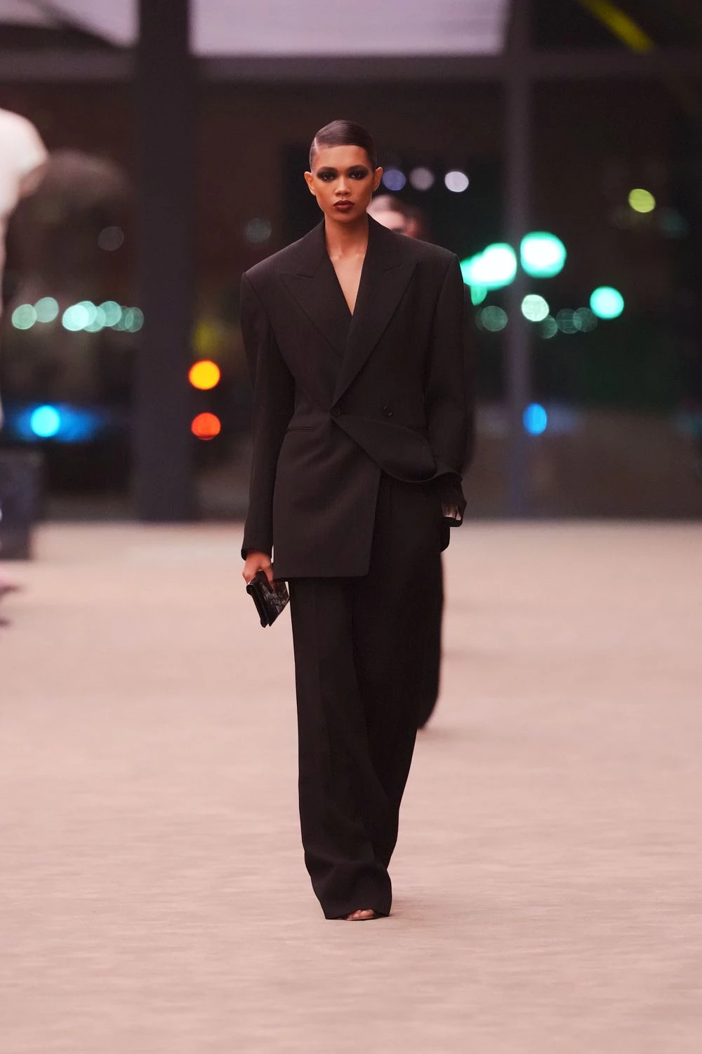 Saint Laurent розкриває сексуальність і строгість у колекції осінь-зима 2026/2027