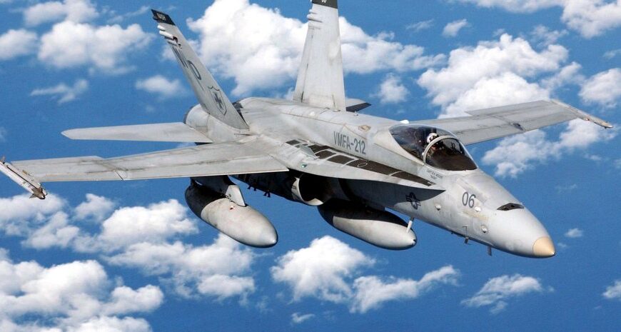 Кувейтський F/A-18 збив американський F-15E: деталі несподіваної повітряної сутички