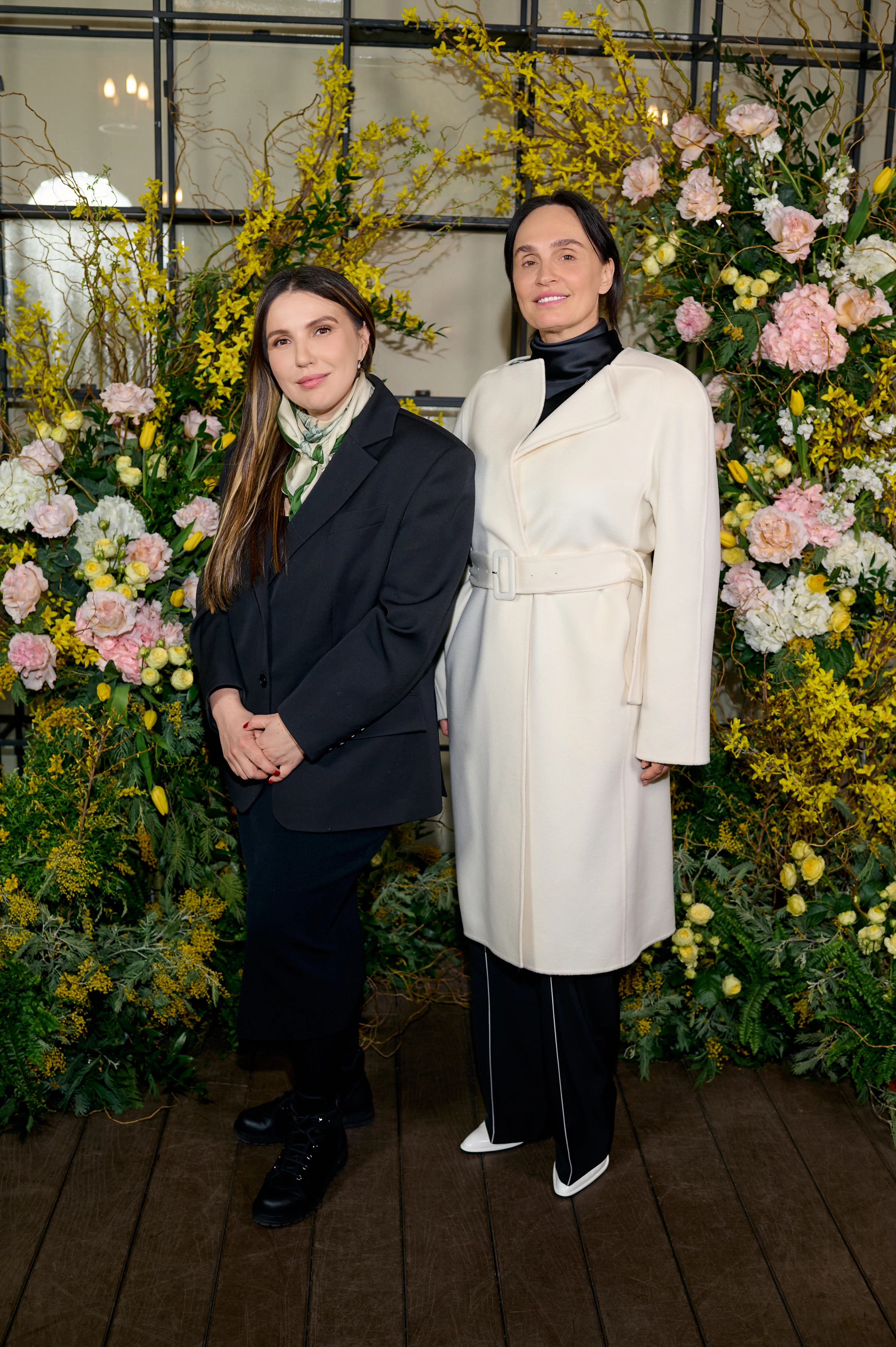 Роза Тапанова та Гелена Саврук104